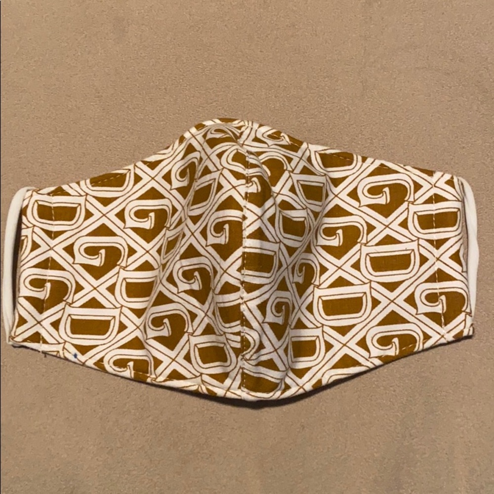 NWOT Face Mask Cover